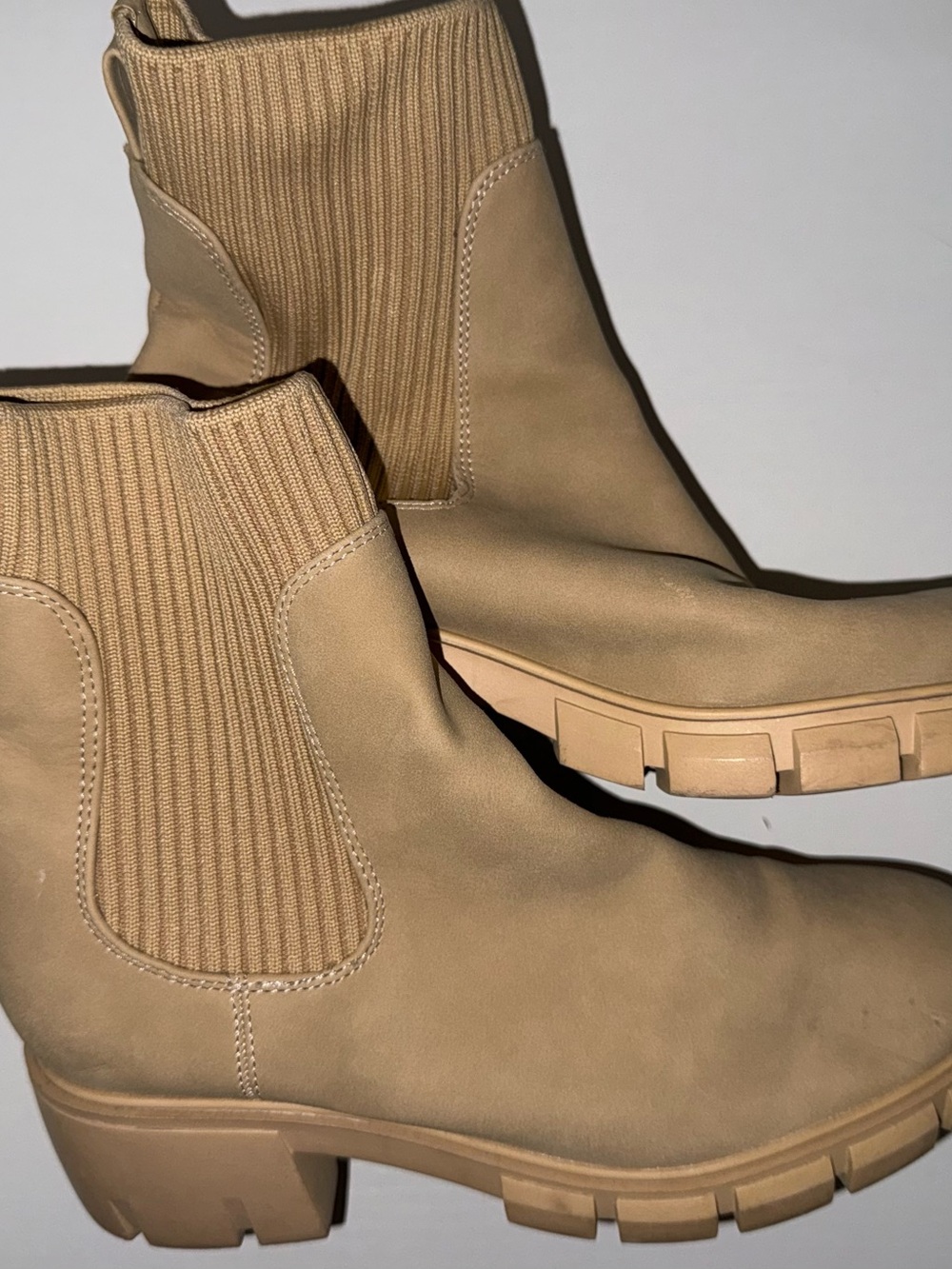 Women's Chunky Chelsea Ankle Boots in Tan
